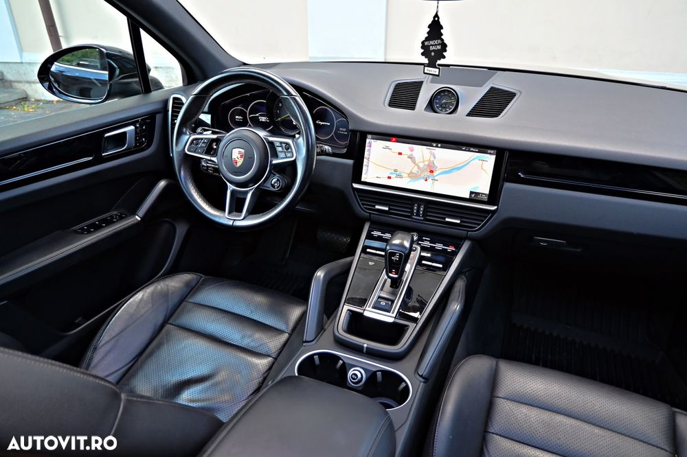 Porsche Cayenne - 3
