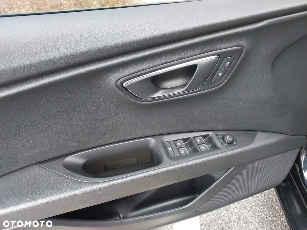 Seat Leon 2.0 TDI DPF Start&Stop DSG FR - 36