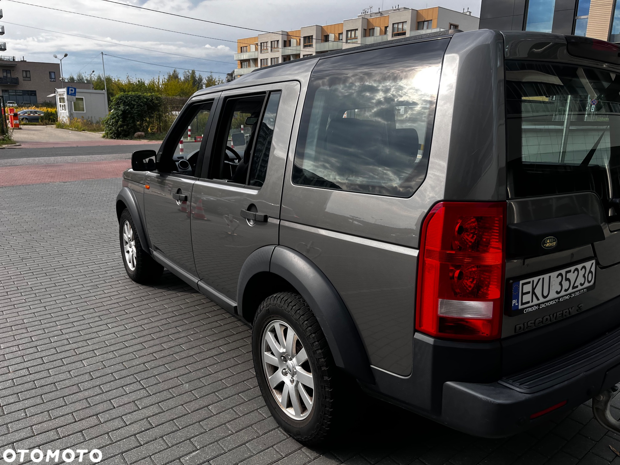 Land Rover Discovery IV 2.7D V6 SE - 9