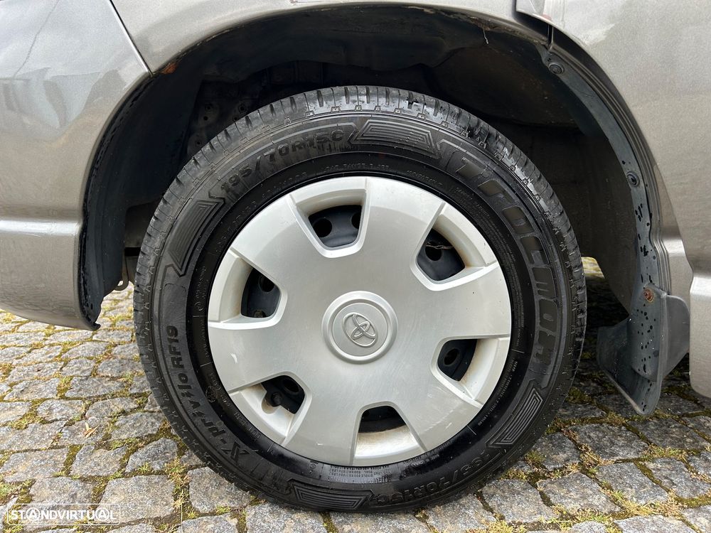 Toyota HiAce 2.4 D LXH12LB - 21