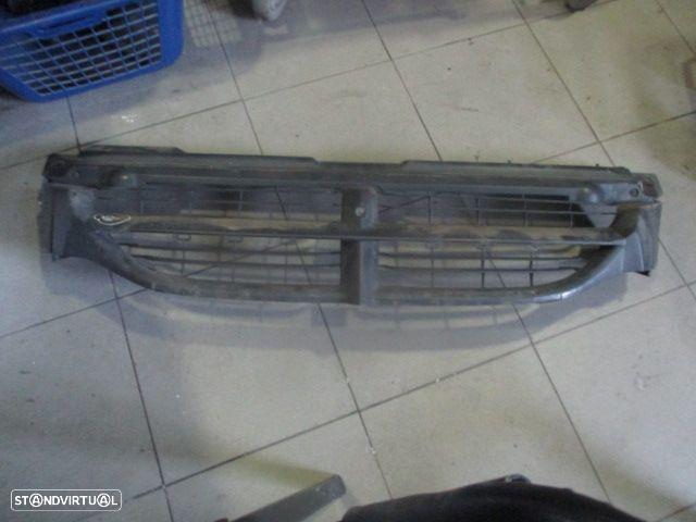 Grelha Friso 04576955 CHRYSLER VOYAGER 1999 FRENTE - 3