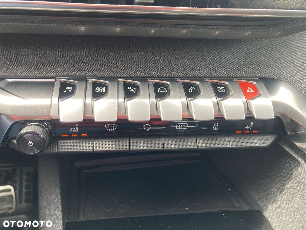 Peugeot 3008 1.2 PureTech Allure Pack S&S - 24