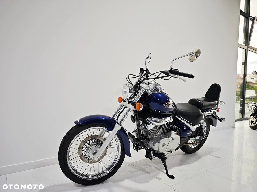 Suzuki Intruder - 3