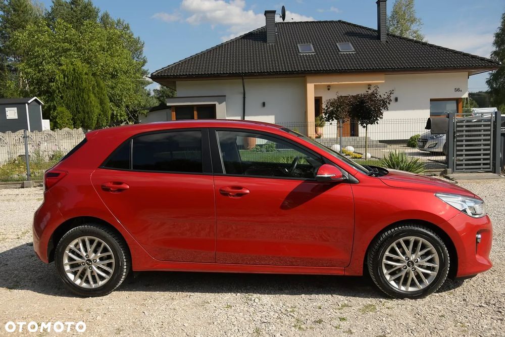 Kia Rio 1.4 L - 10