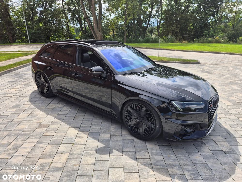 Audi RS4 Avant - 15