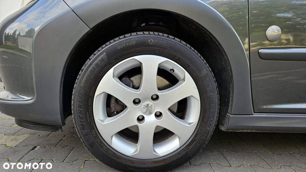 Peugeot 207 120 VTi Outdoor - 28