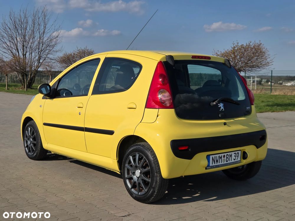 Peugeot 107 70 2-Tronic Filou - 2