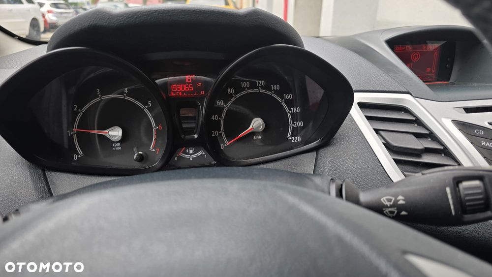 Ford Fiesta 1.25 Celebration - 19