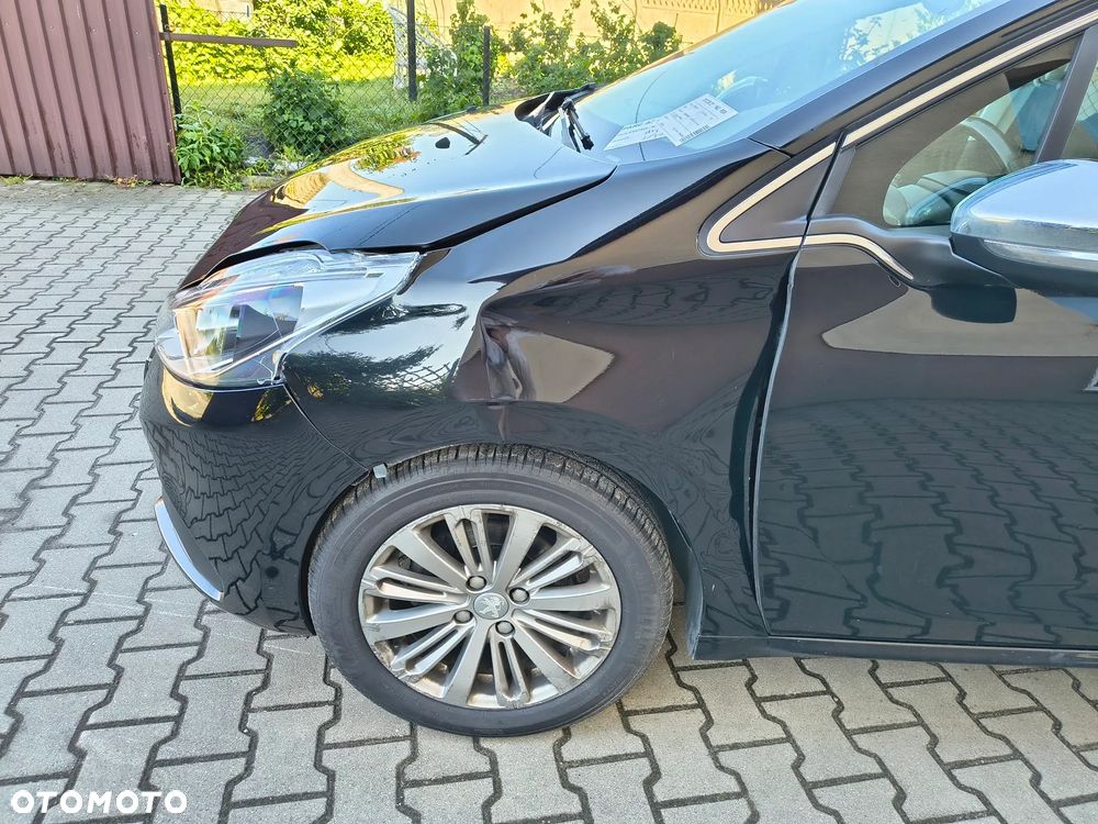 Peugeot 208 - 11
