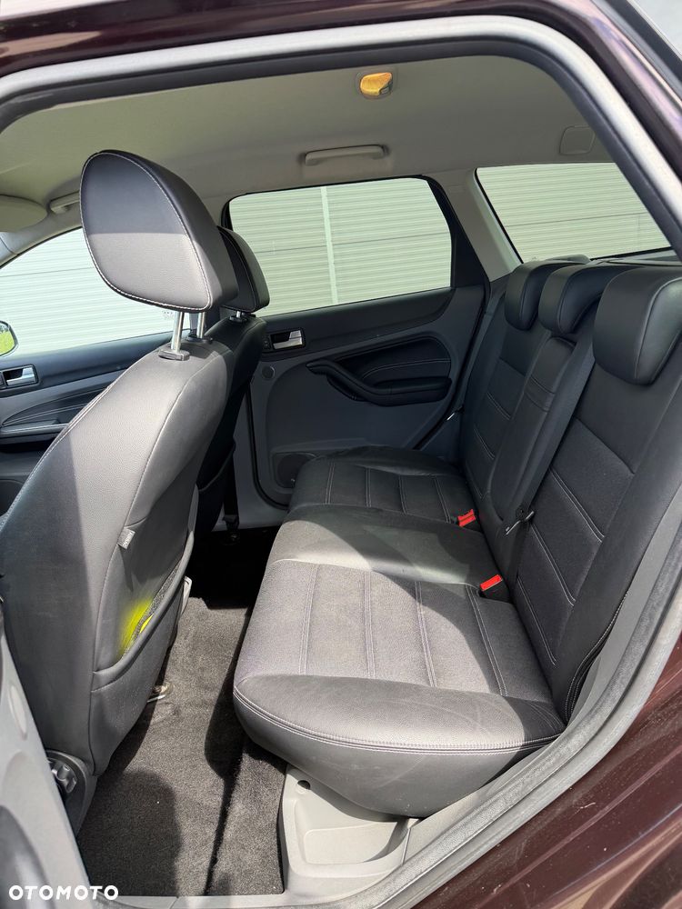Ford Focus 1.6 Titanium - 24