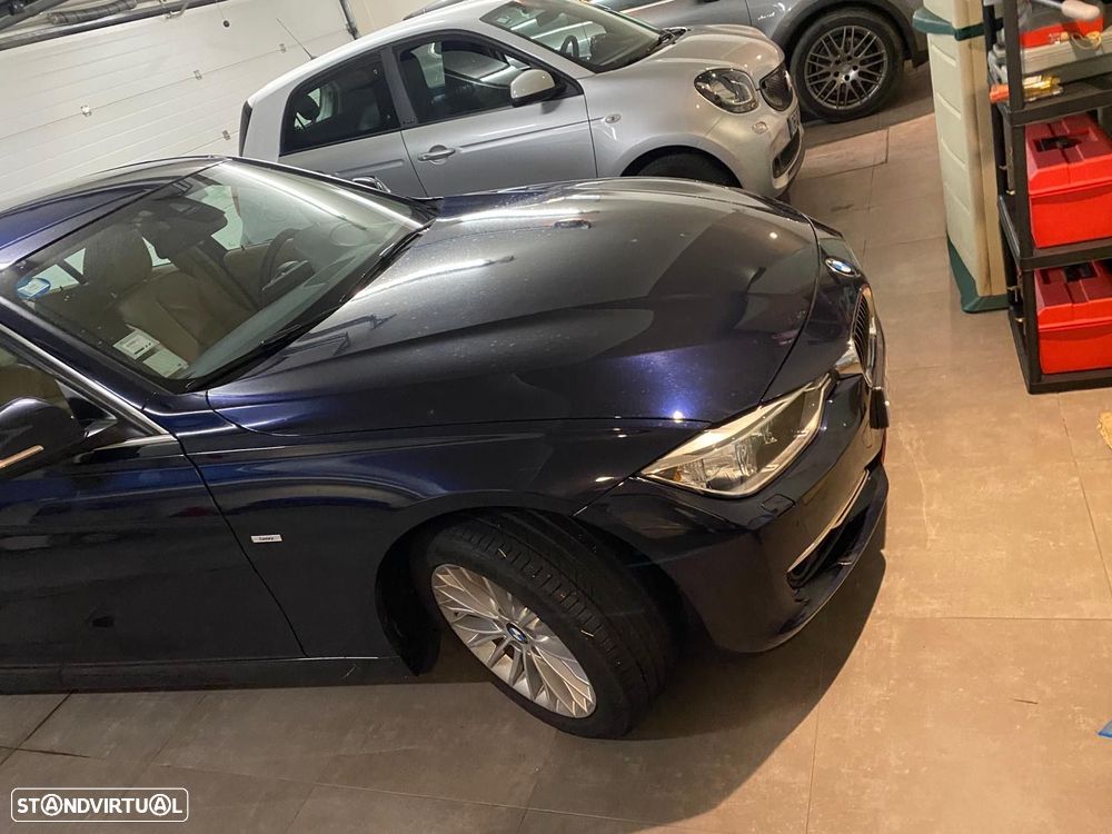 BMW 320 d Auto Line Luxury - 3