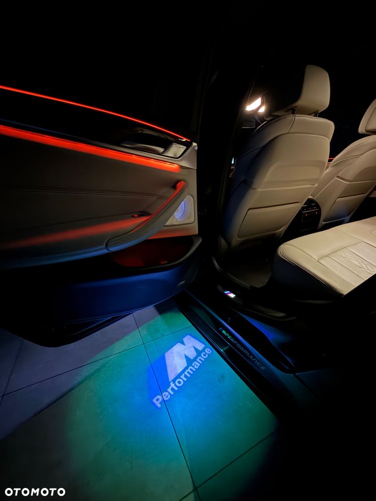 BMW Seria 5 M550i xDrive - 35
