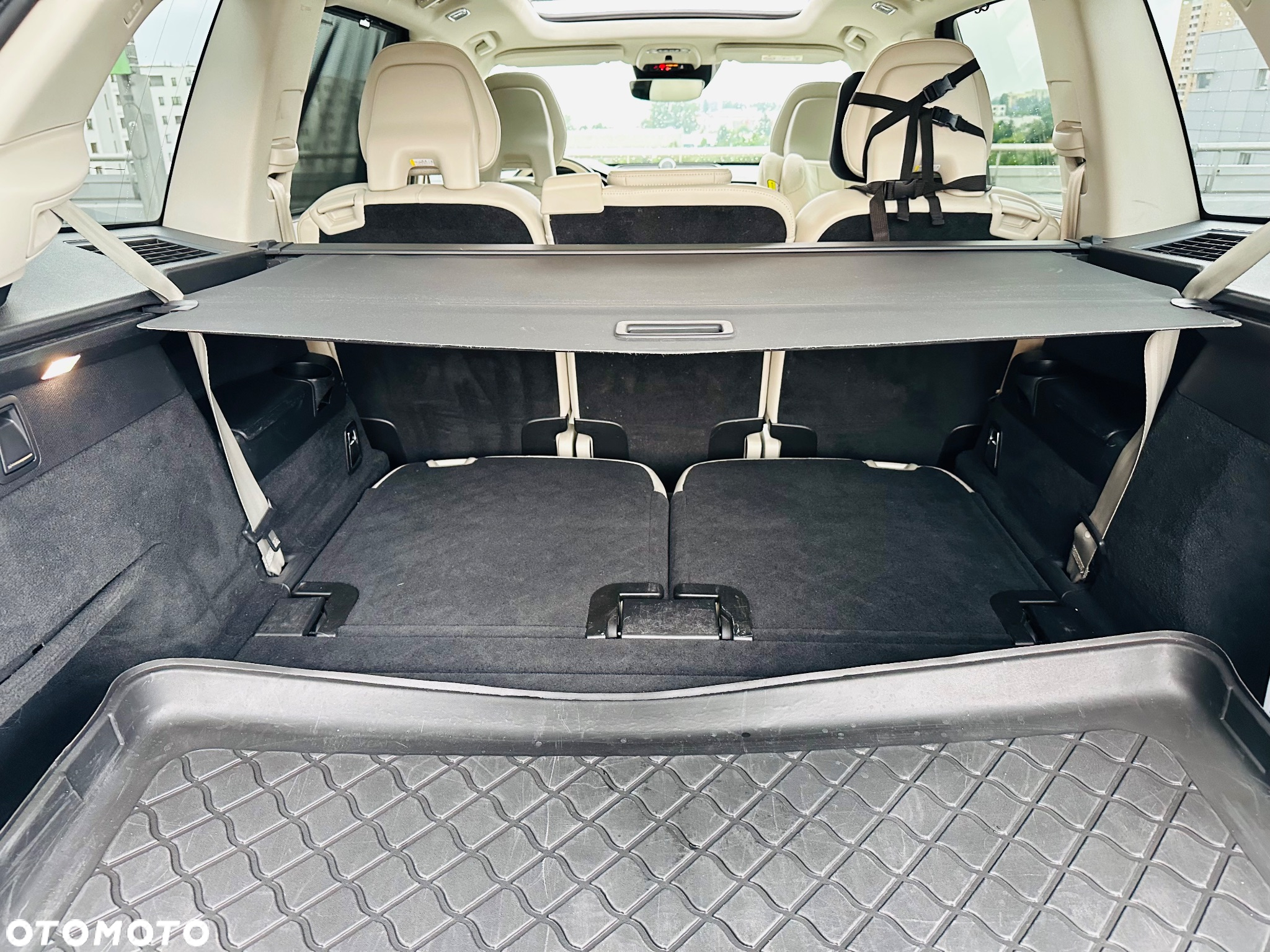 Volvo XC 90 D5 SCR AWD Inscription 7os - 33
