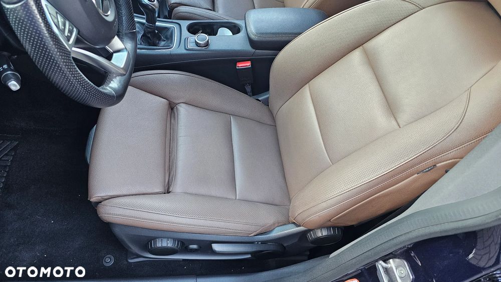 Mercedes-Benz CLA 180 AMG Line - 21