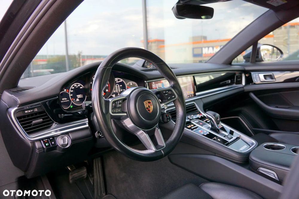 Porsche Panamera 4 - 16
