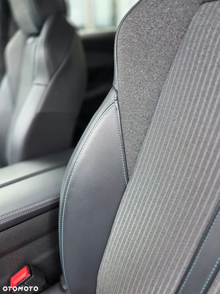 Peugeot 3008 1.2 PureTech Allure Pack S&S EAT8 - 28