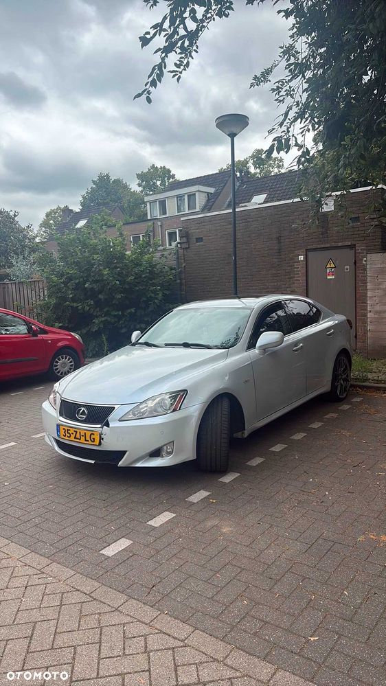 Lexus IS - 2