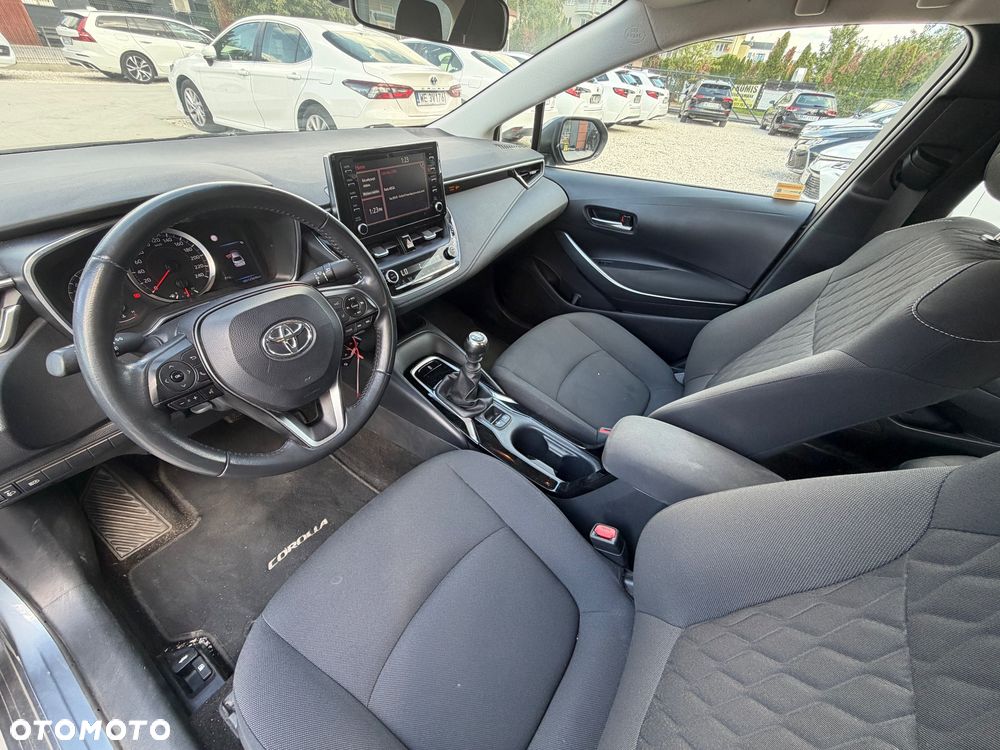 Toyota Corolla 1.5 Comfort - 23