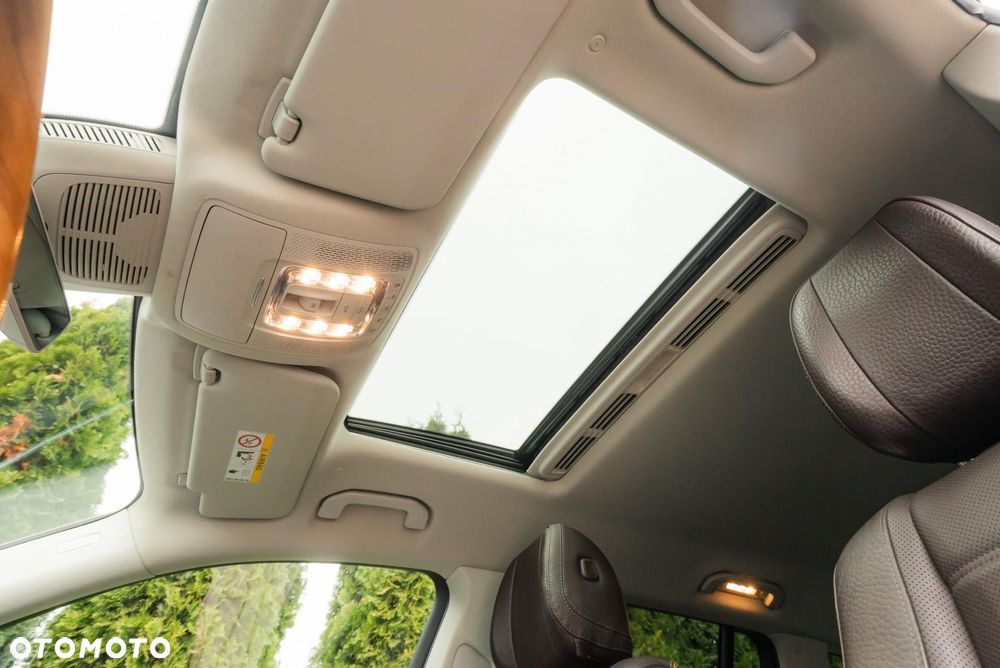 Mercedes-Benz GLS - 33