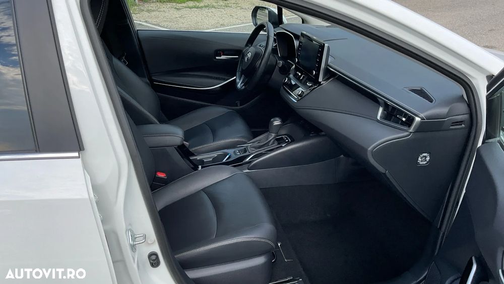 Toyota Corolla Sedan 1.8 HSD Exclusive - 19