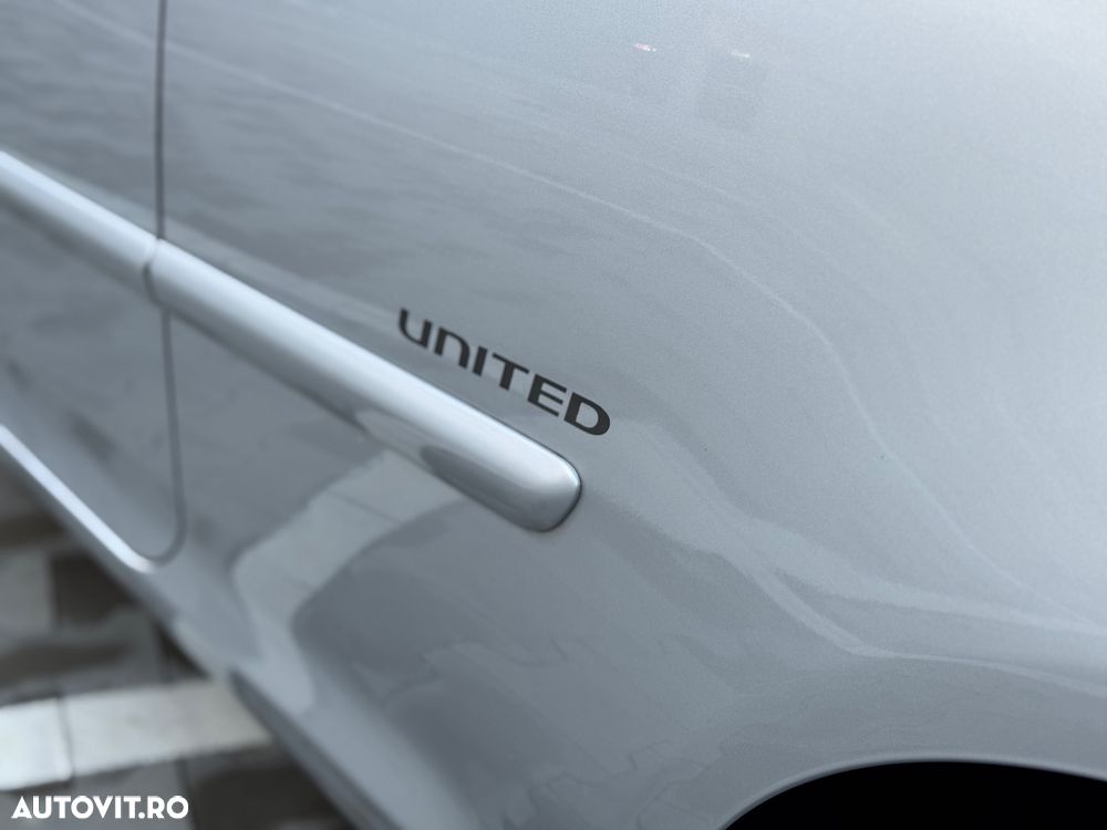 Volkswagen Golf 2.0 TDI DPF DSG United - 19