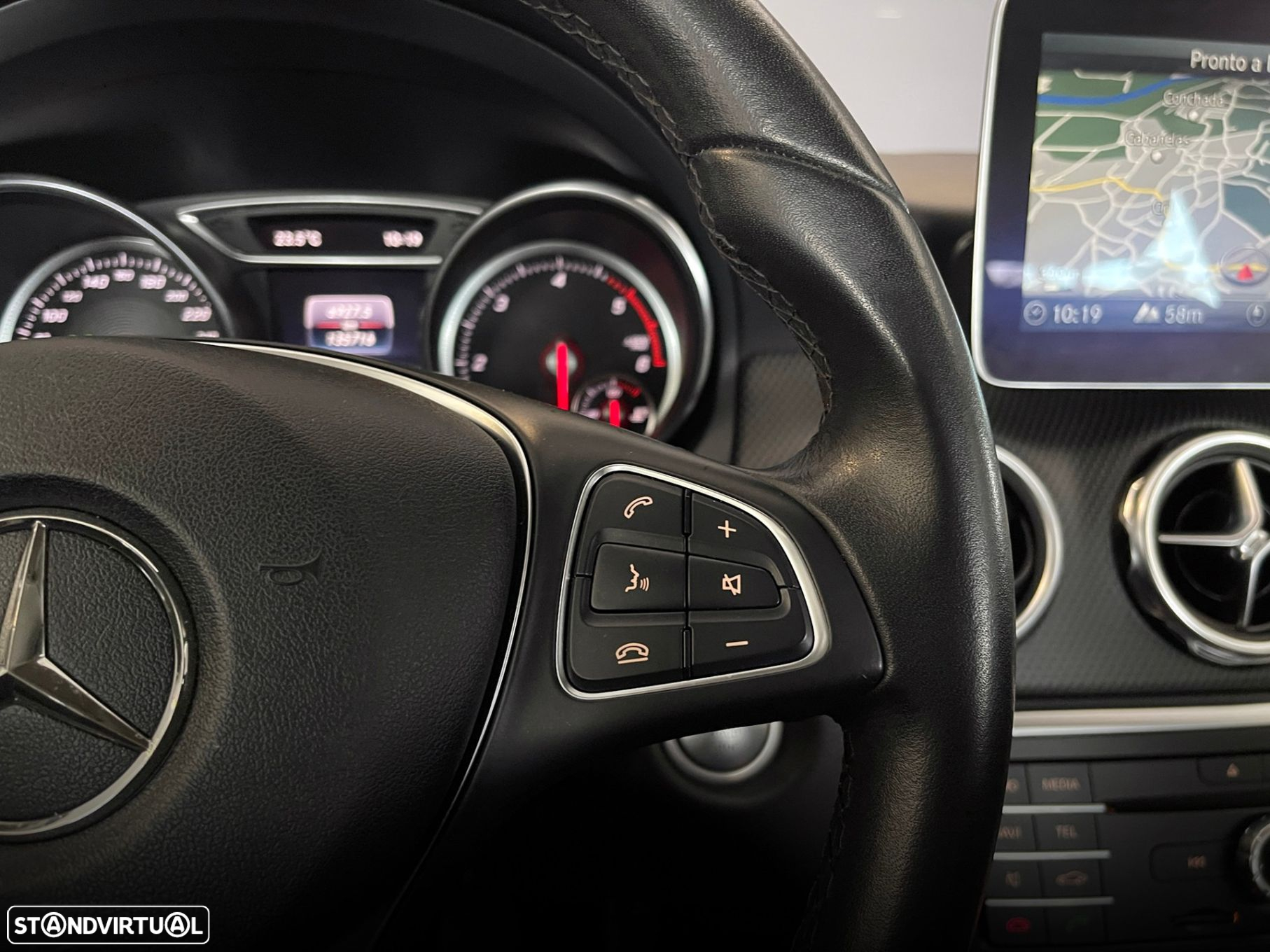 Mercedes-Benz GLA 200 d Urban - 24