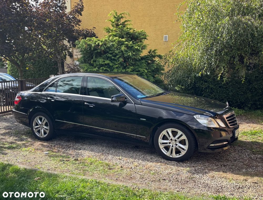 Mercedes-Benz Klasa E 250 CGI BlueEffICIENCY Avantgarde - 3