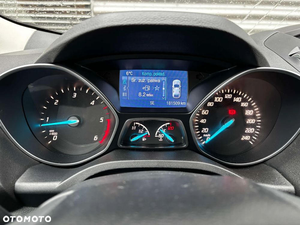 Ford Kuga 2.0 TDCi 2x4 Titanium - 24