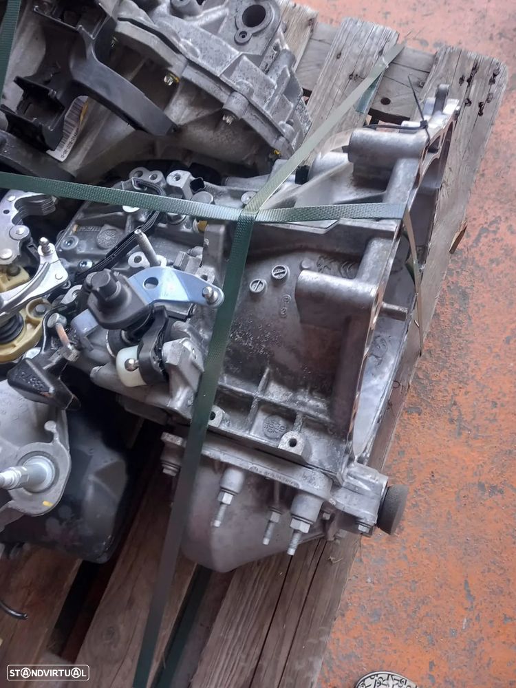 Caixa de Velocidades Citroen Jumpy/Peugeot Expert/Opel Vivaro 2.0HDI Ref: 20MB51 - 2