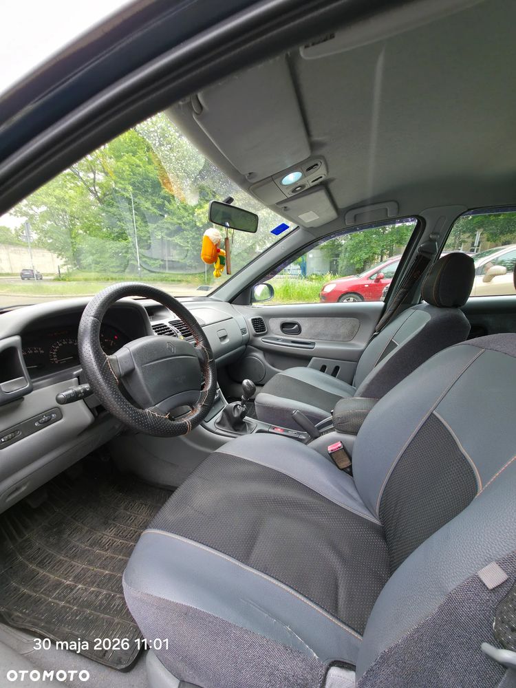 Renault Laguna 1.8 RXT - 9