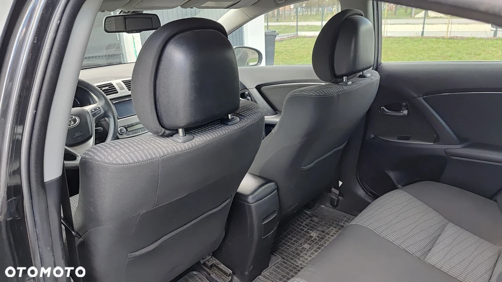 Toyota Avensis 1.8 Sol - 9