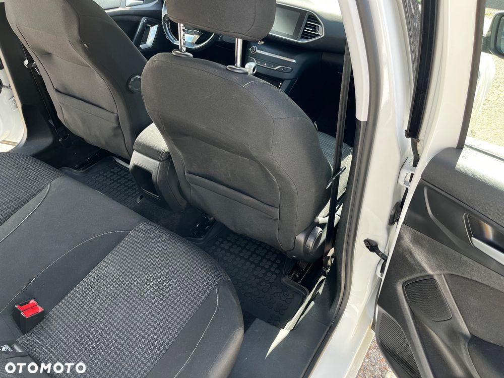 Peugeot 308 1.2 PureTech GPF Active S&S - 8