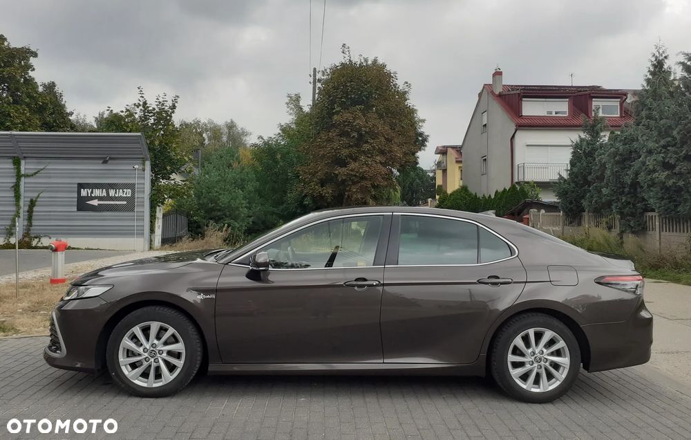 Toyota Camry - 2