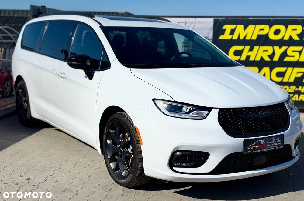 Chrysler Pacifica - 3
