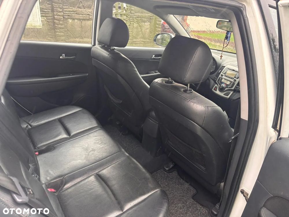 Hyundai i30 2.0 CRDi Premium - 7