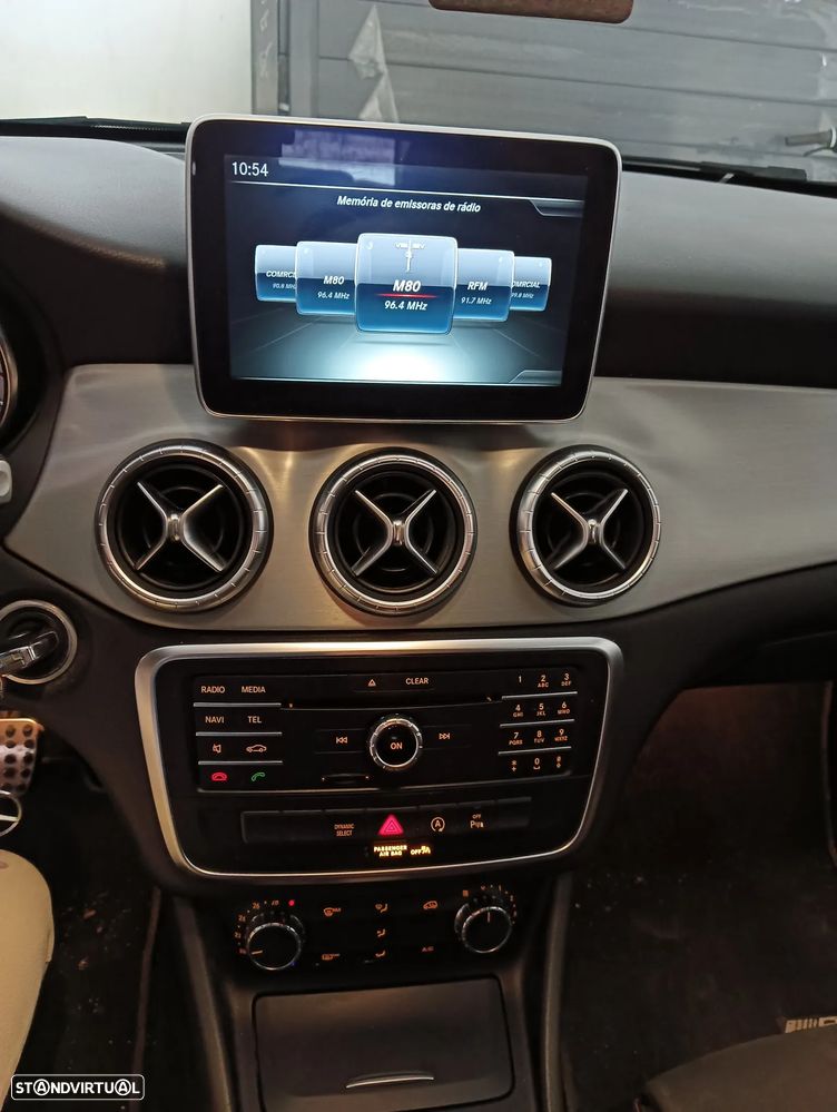 Mercedes-Benz CLA 220 d Shooting Brake AMG Line Aut. - 16