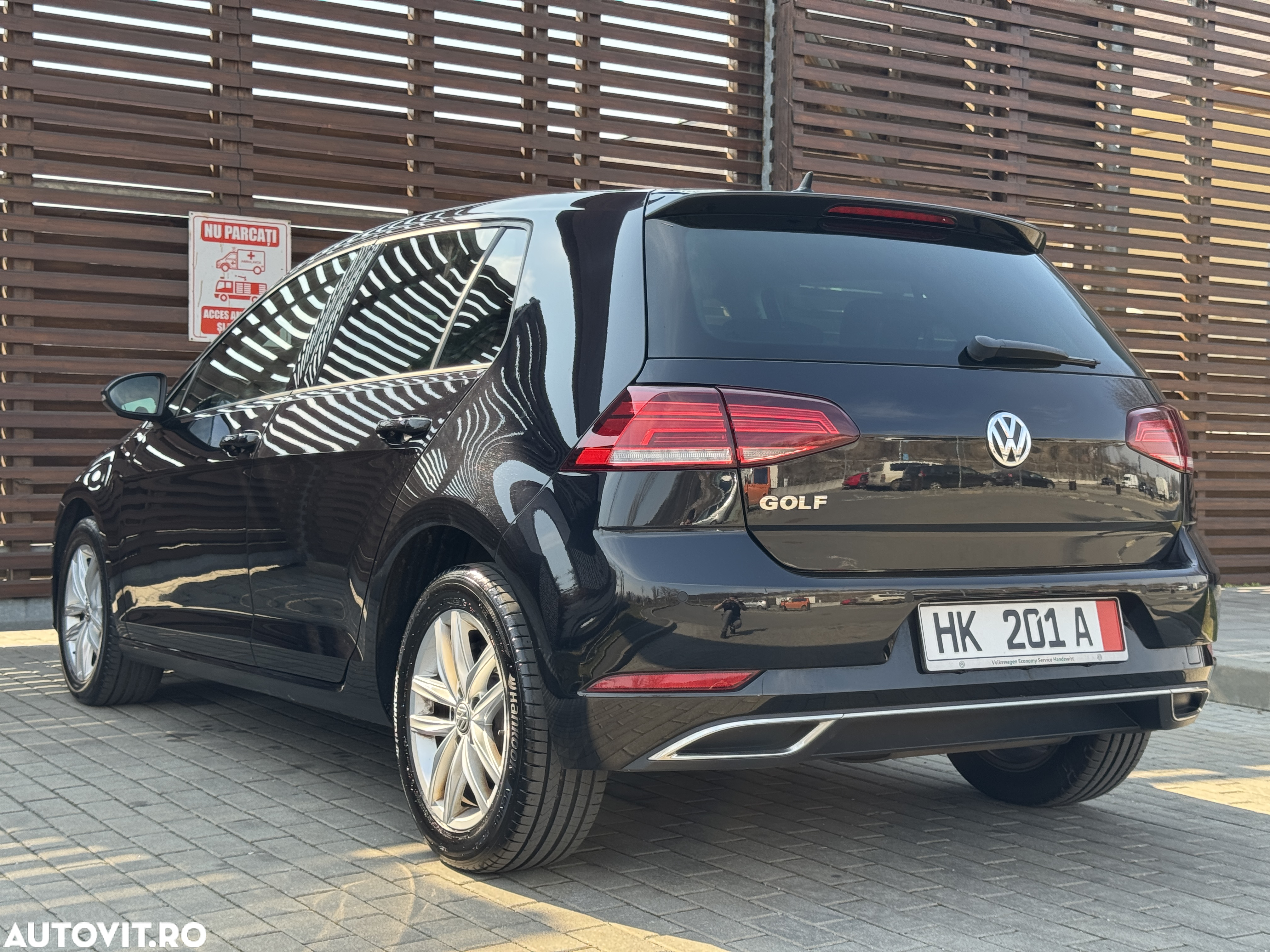 Volkswagen Golf 1.6 TDI DSG Highline - 39