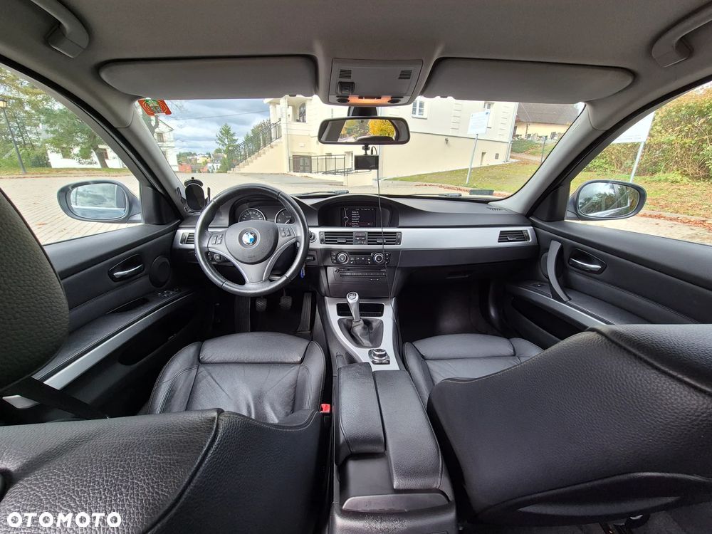 BMW Seria 3 325d - 8
