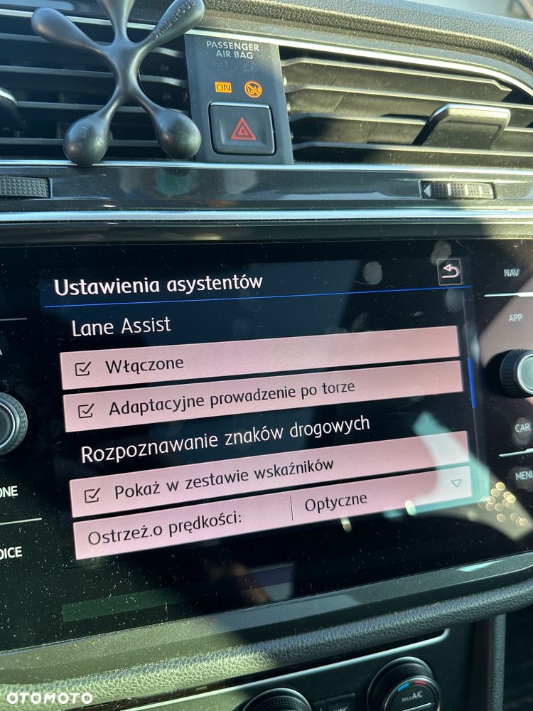 Volkswagen Tiguan 2.0 TDI SCR DSG R-Line - 29
