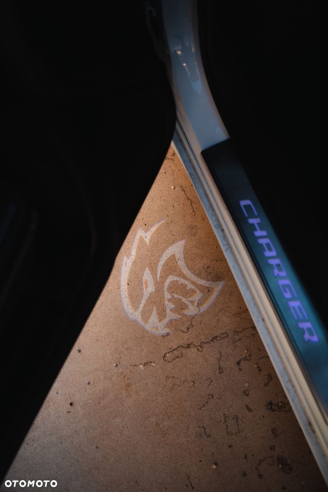 Dodge Charger 2022 photo 2