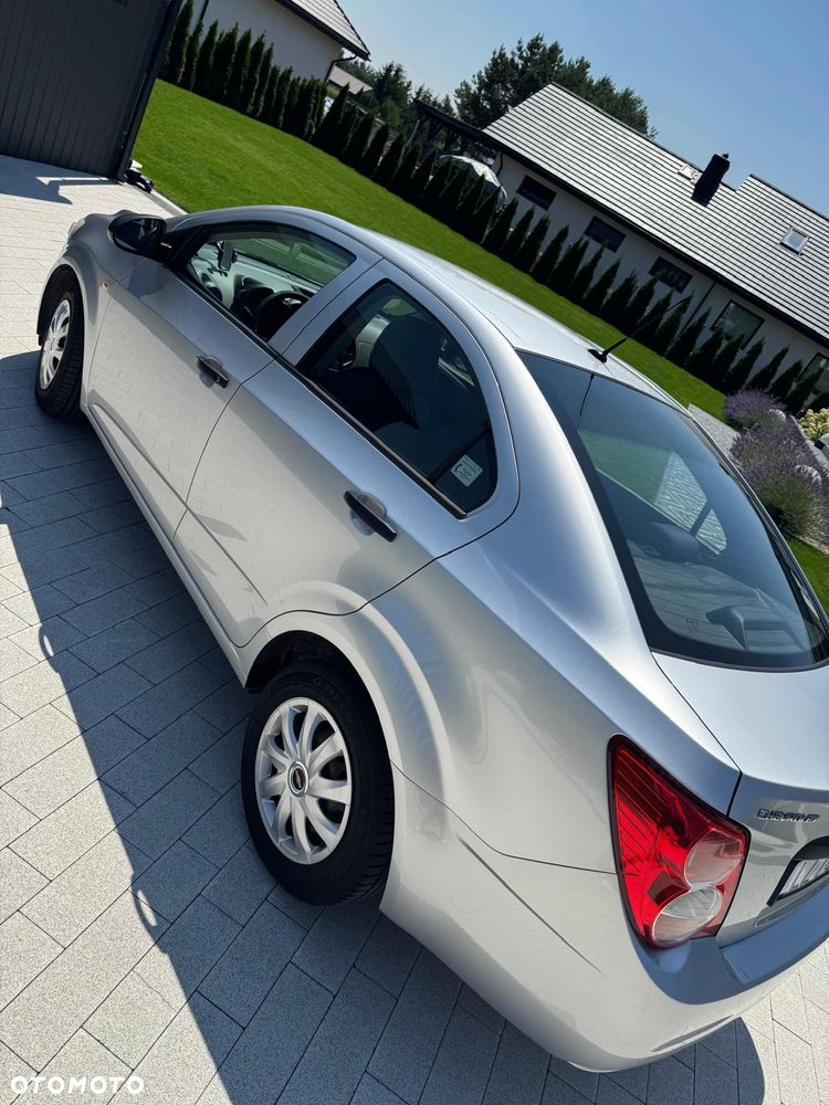 Chevrolet Aveo 2012 photo 4