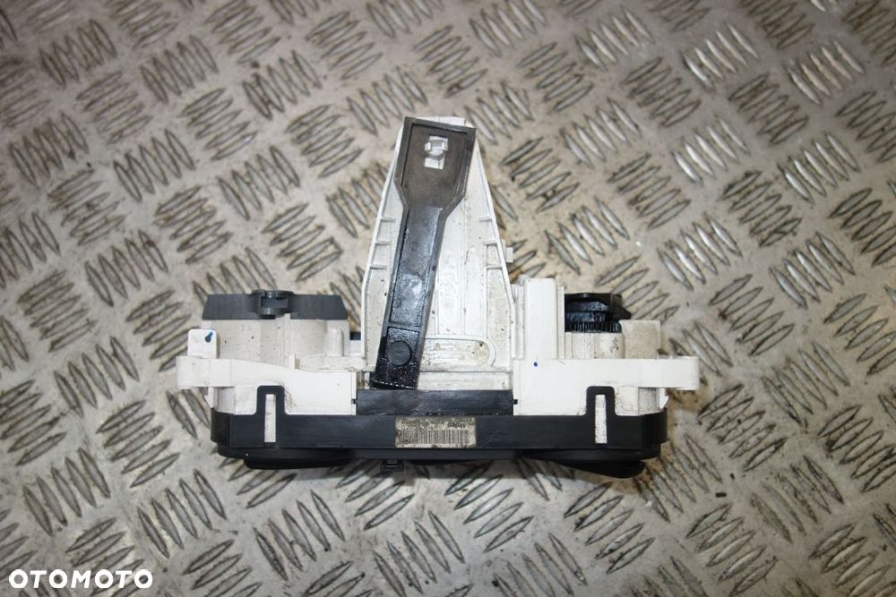 PANEL KLIMATYZACJI NISSAN NV 200 - 2