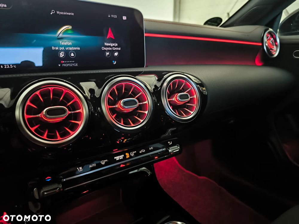 Mercedes-Benz CLA 220 AMG Line 7G-DCT - 17