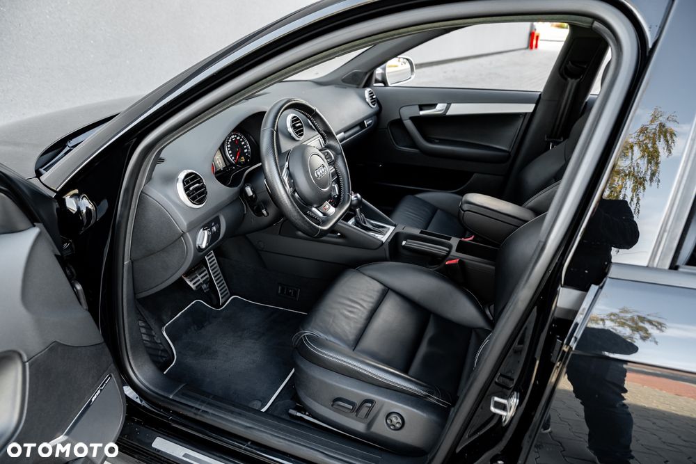 Audi RS3 Sportback - 17