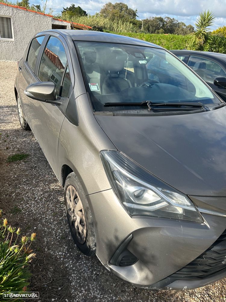 Toyota Yaris 1.0 VVT-i Comfort c/ Design-Pack - 23