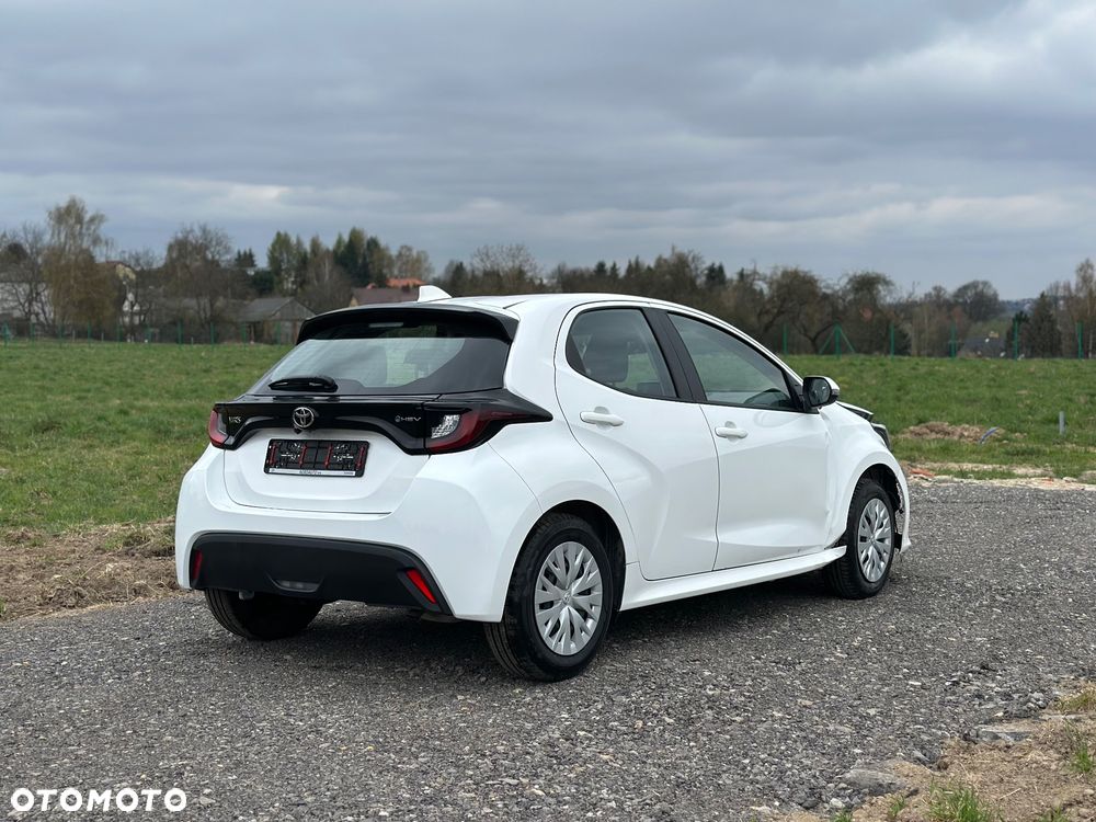 Toyota Yaris - 10