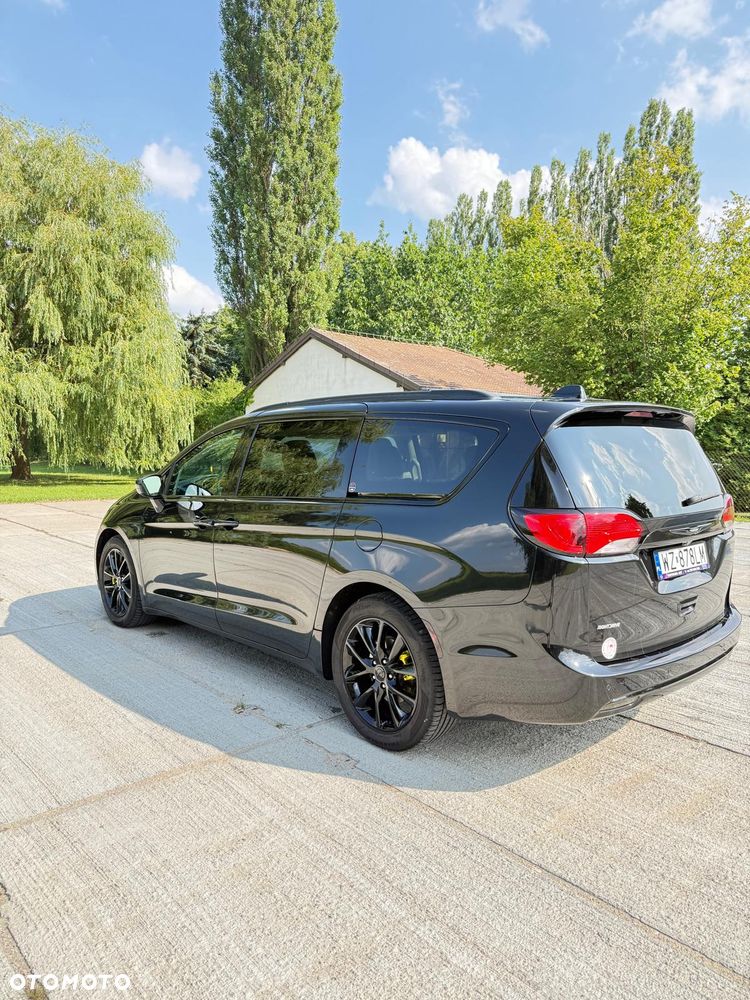 Chrysler Pacifica - 9