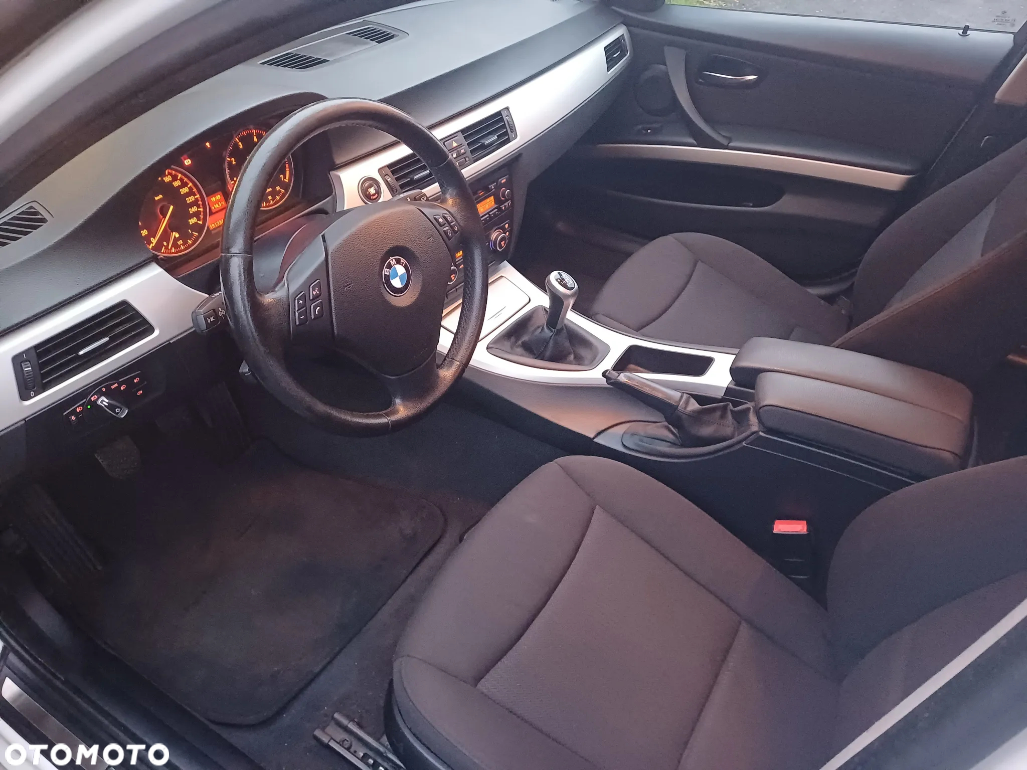 BMW Seria 3 318i - 13
