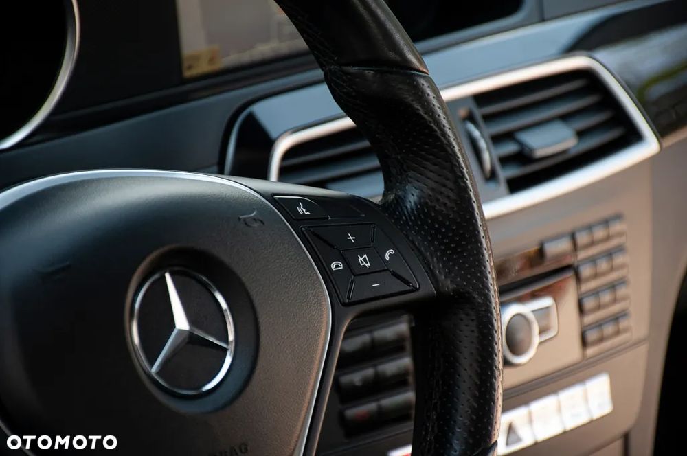 Mercedes-Benz Klasa C 180 BlueEFFICIENCY - 35