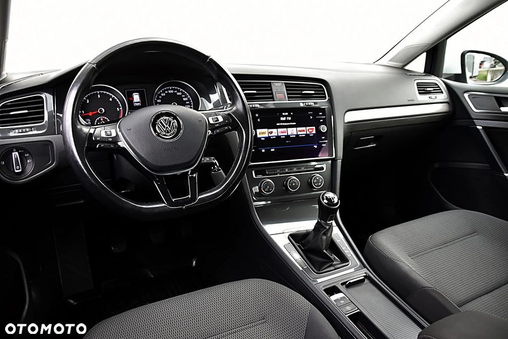 Volkswagen Golf 1.6 TDI BMT Comfortline - 25